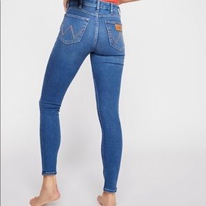 Vintage wrangler high rise skinny jeans